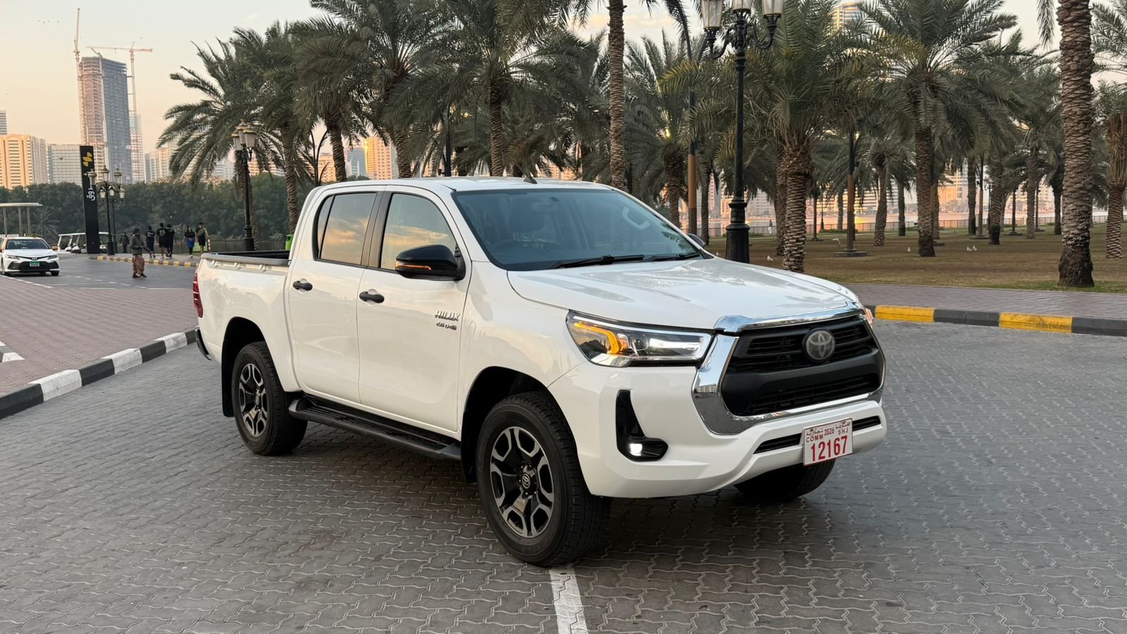 Toyota Hilux SR5 2018 White